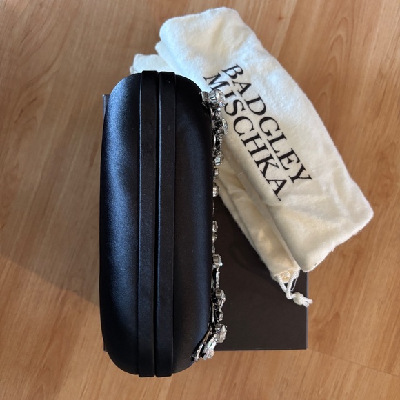 BADGLEY MISCHKA BLACK SATIN RHINESTONE CLUTCH PURSE LIKE NEW - Picture 3 of 8